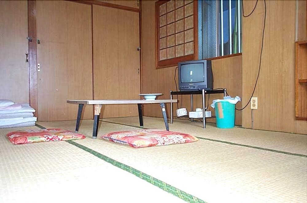 Guest House Green House Naha Bagian luar foto